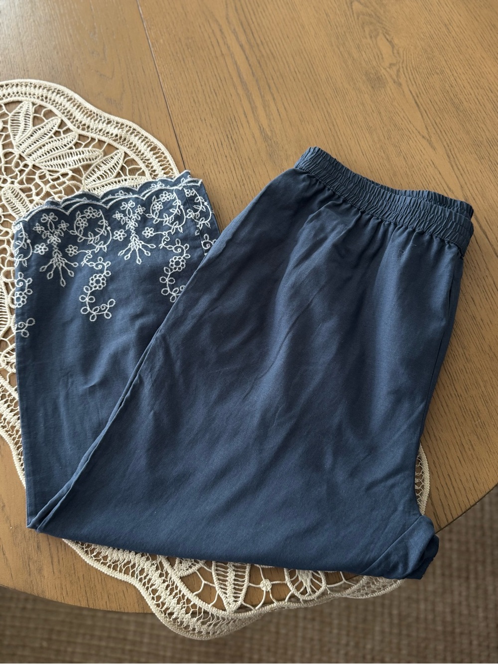 Collections Etc Navy Blue Embroidered Cotton Capri Pants Size XL Pull On Boho
